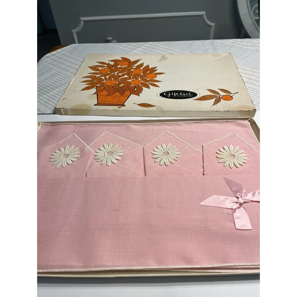 1960’s Pink White Daisy Cloth Placemats Napkins Luxury by Gloria Gray